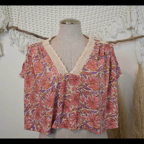 Free People Crochet Leilani Print V-Neck Crop Top - Picture 7 of 14